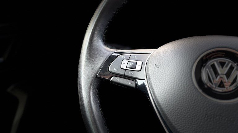2020 Volkswagen Tiguan — fotografija 14