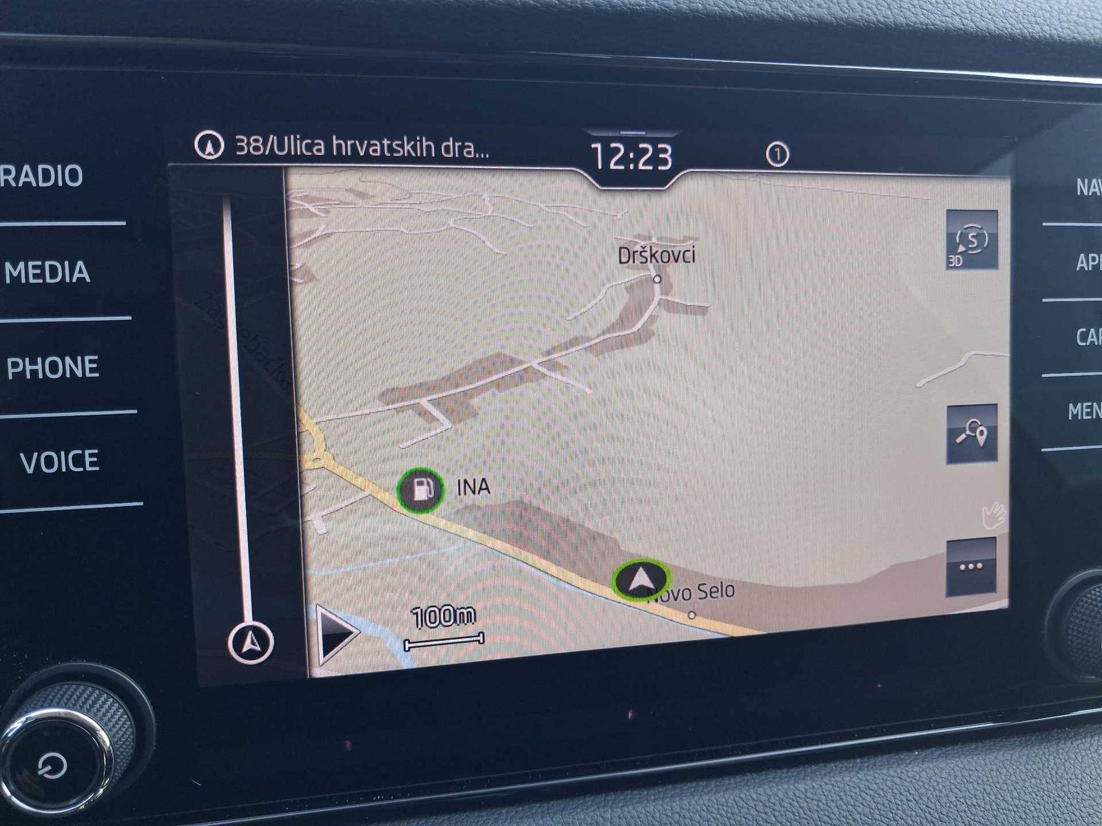 2022 Škoda Karoq — fotografija 23