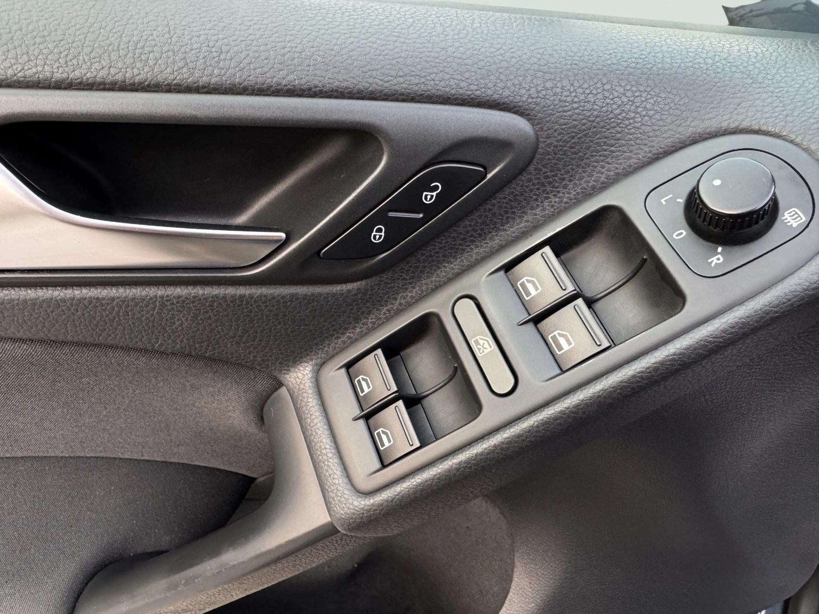 2010 Volkswagen Golf — fotografija 19