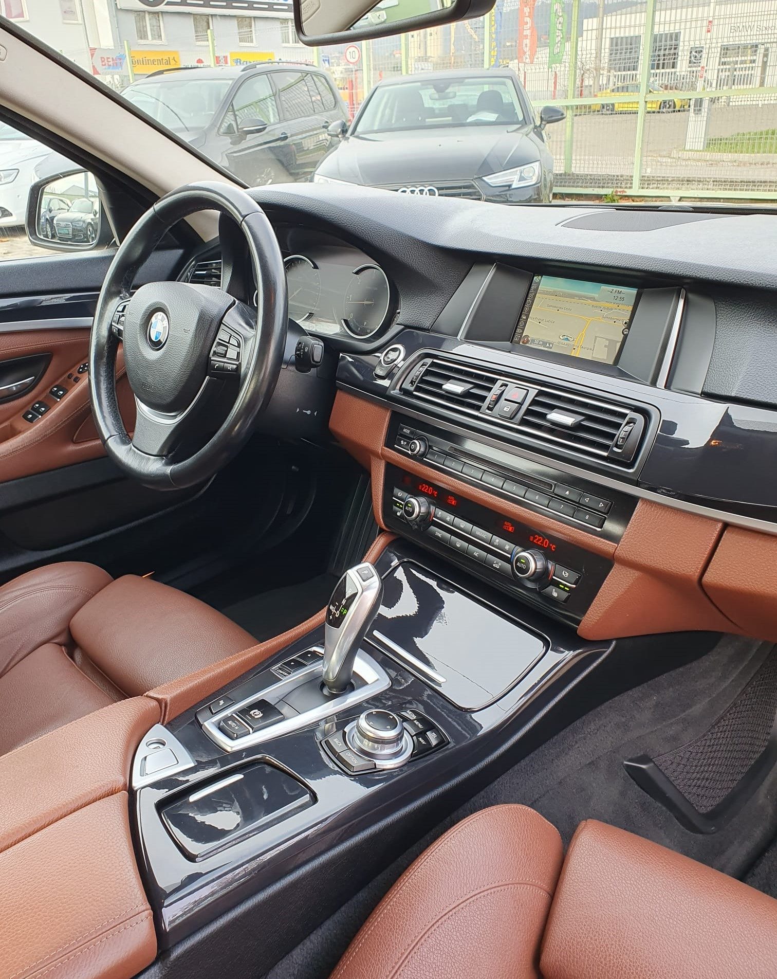 2015 BMW Serija 5 — fotografija 15
