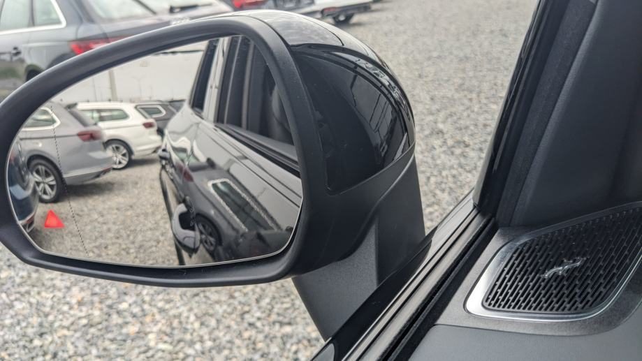 2025 Mercedes-Benz GLC — fotografija 18
