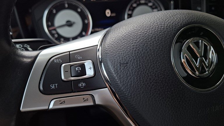 2018 Volkswagen Touareg — fotografija 21