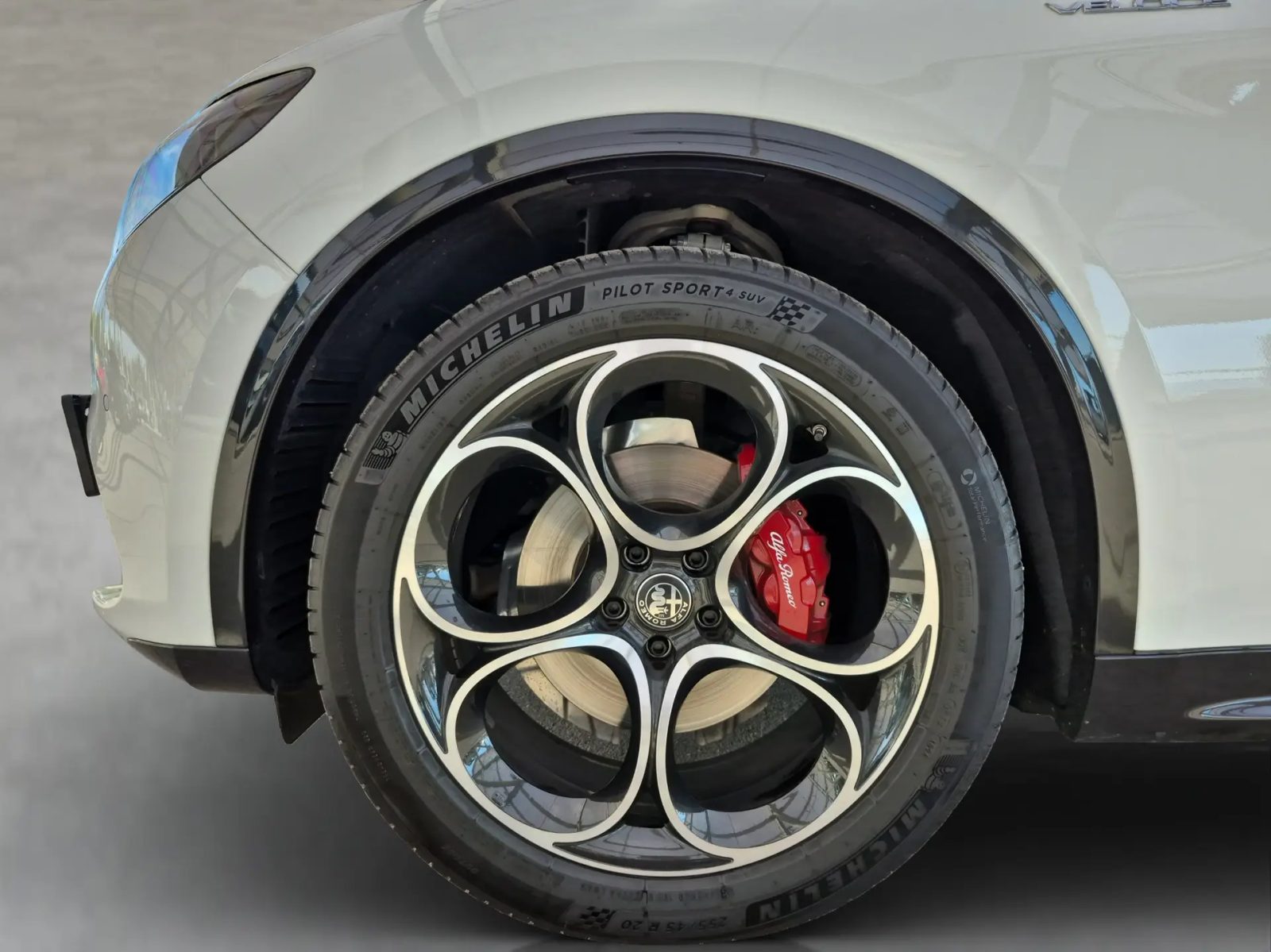 2025 Alfa Romeo Stelvio — fotografija 14
