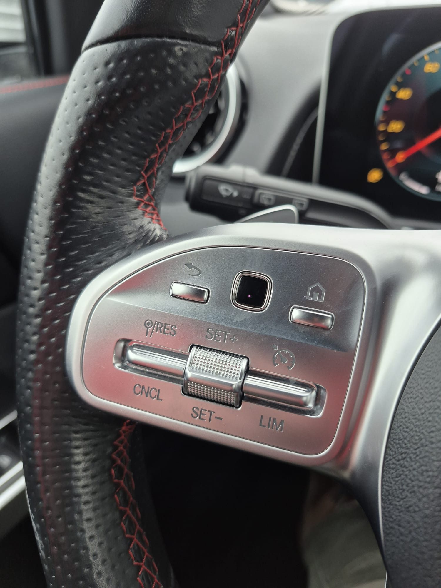 Mercedes-Benz GLB — fotografija 21