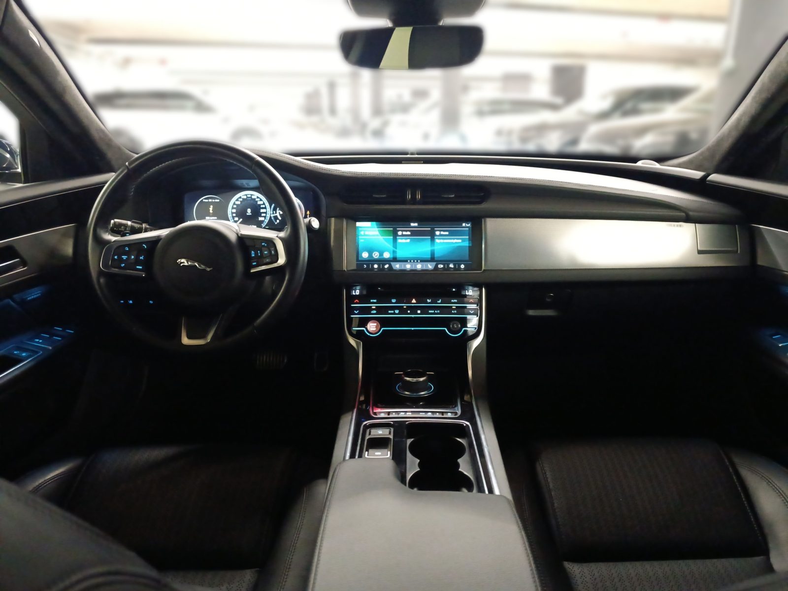 2021 Jaguar XF — fotografija 17