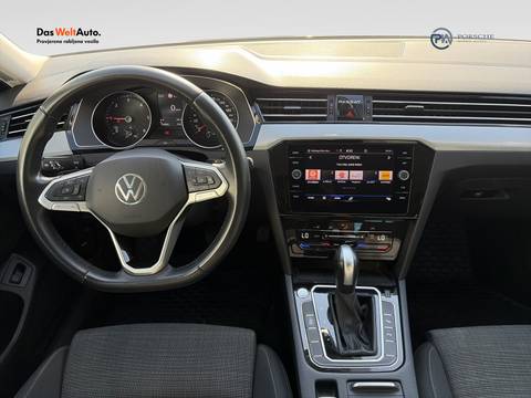 2021 Volkswagen Passat — sličica 14