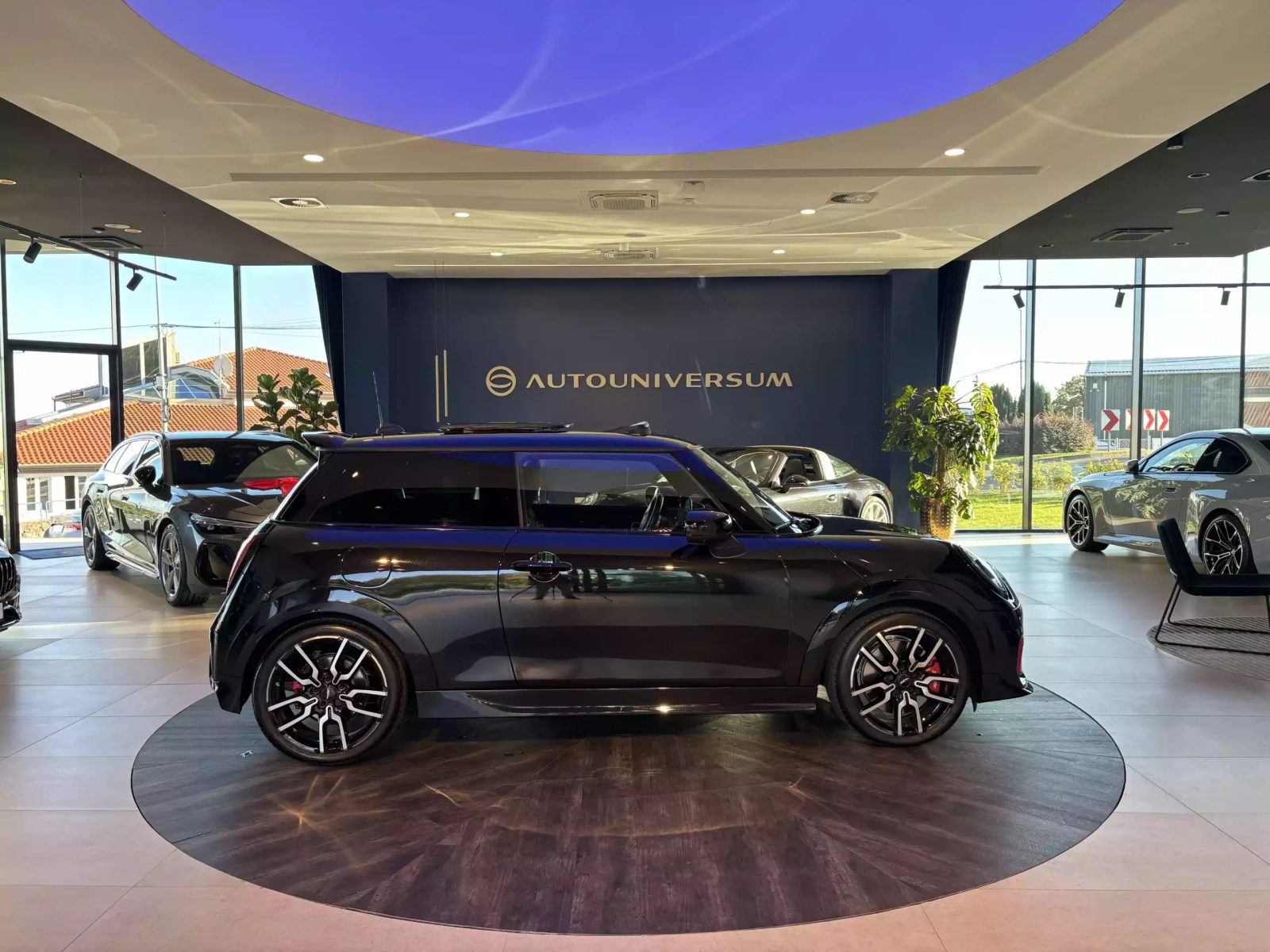 2025 Mini Cooper JCW — fotografija 10