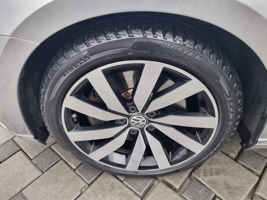 2015 Volkswagen Passat Highline — fotografija 23