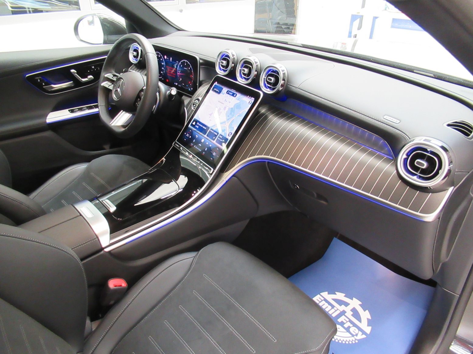 2025 Mercedes-Benz GLC AMG Line — fotografija 10