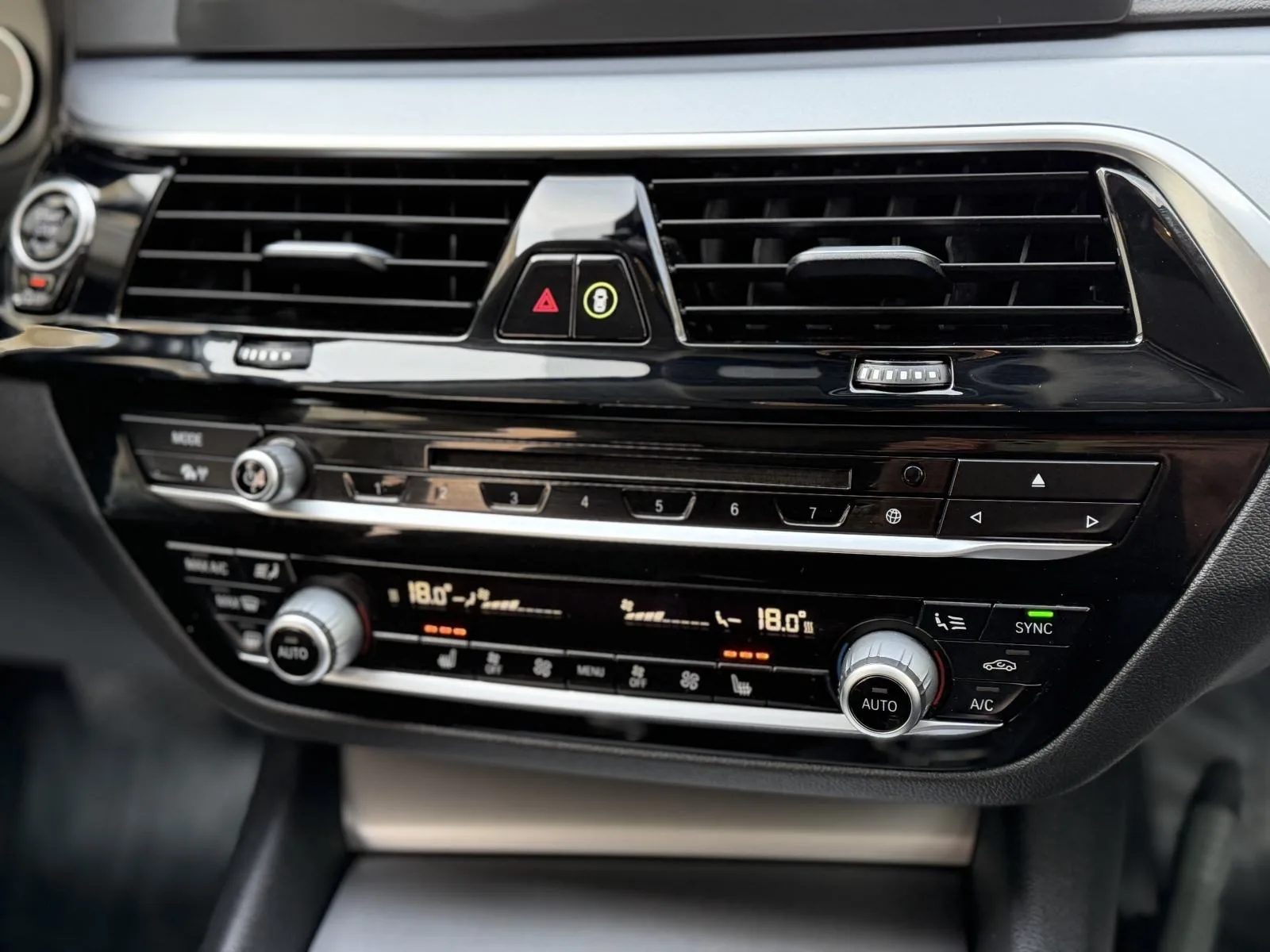 2017 BMW Serija 5 — fotografija 20