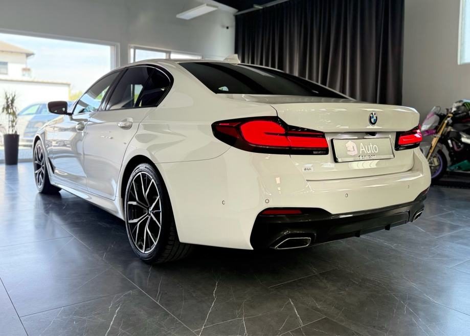 2020 BMW Serija 5 — fotografija 4