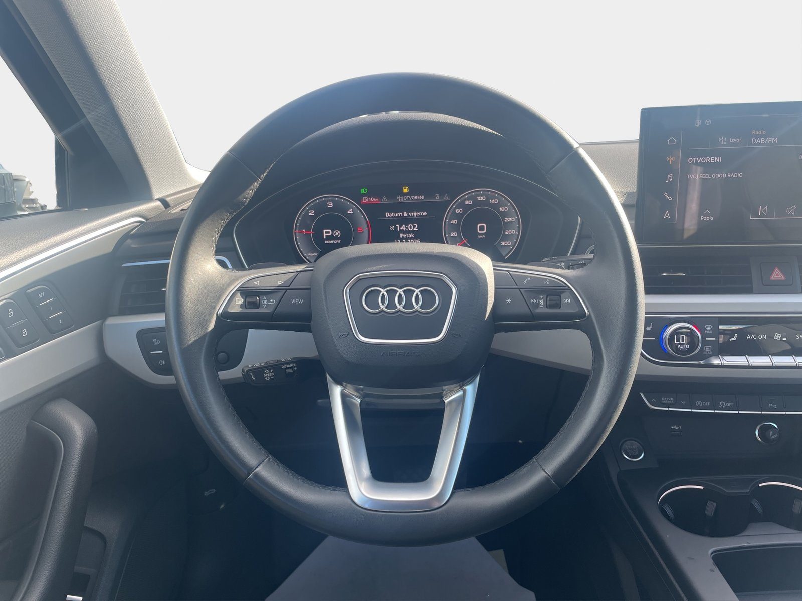 2023 Audi A4 — fotografija 12