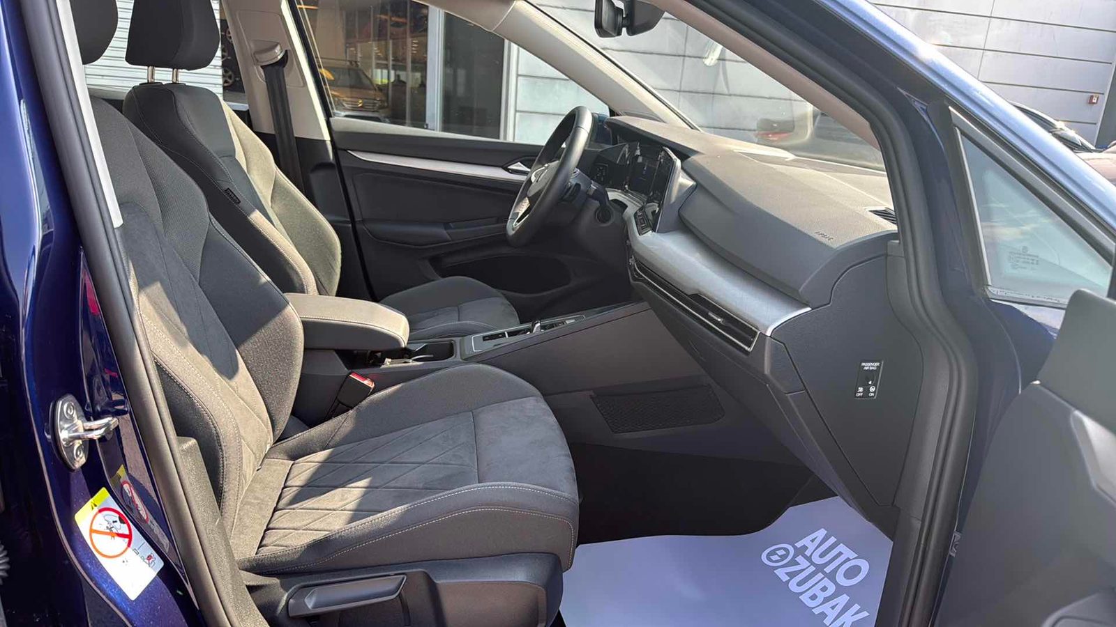 2023 Volkswagen Golf — fotografija 9