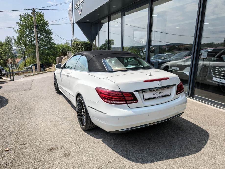 2016 Mercedes-Benz E-klasa — fotografija 12