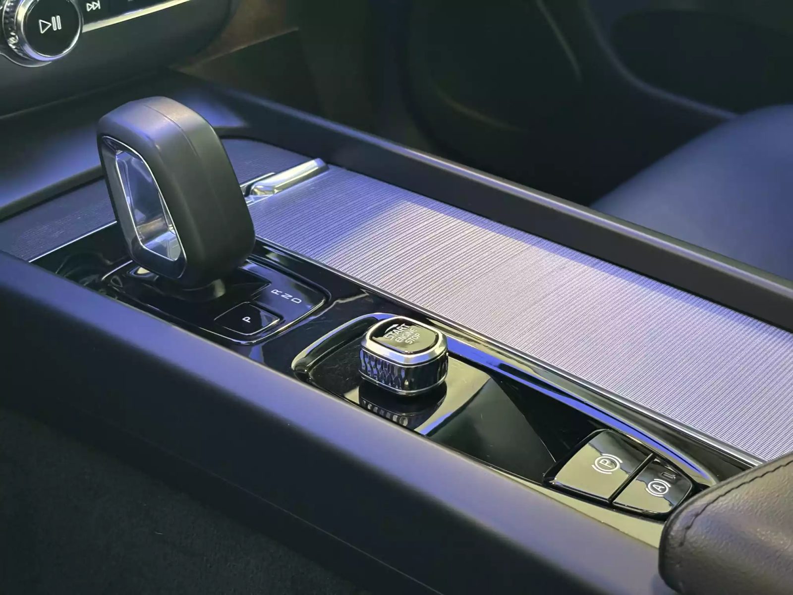 2023 Volvo XC60 — fotografija 26