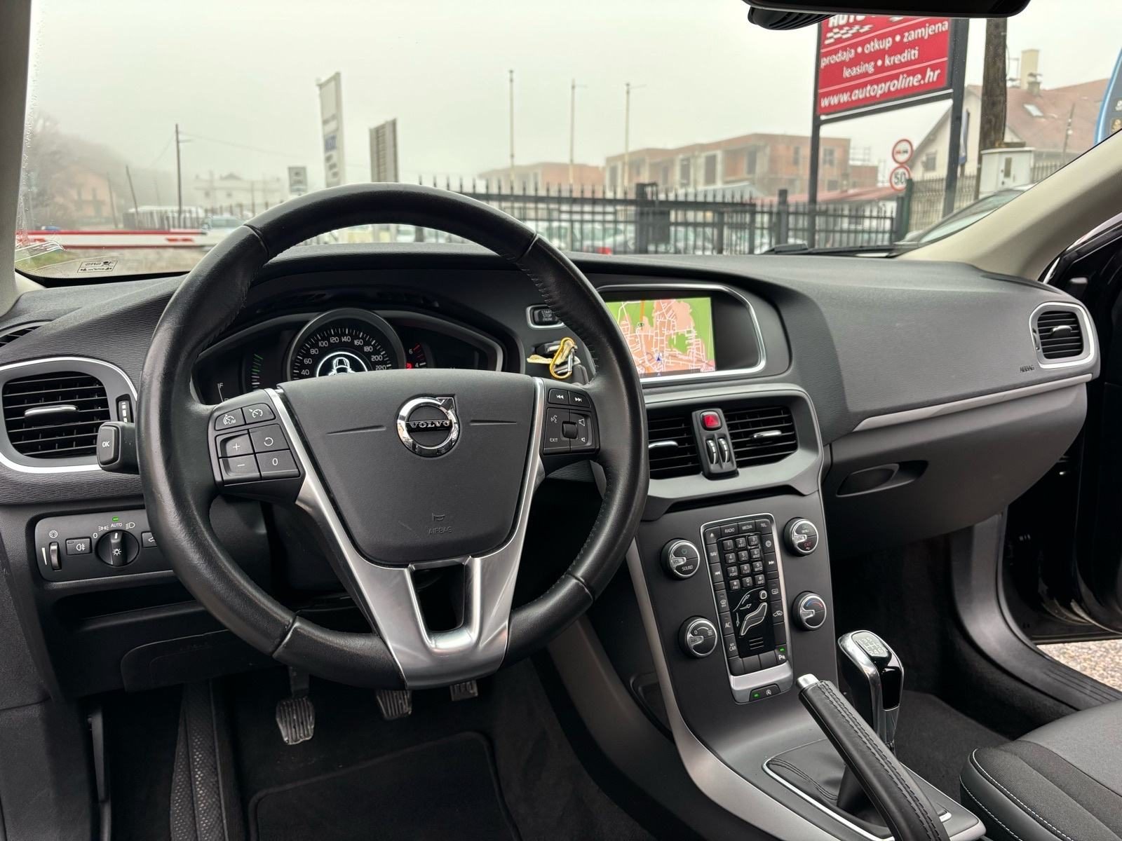 2019 Volvo V40 — fotografija 11