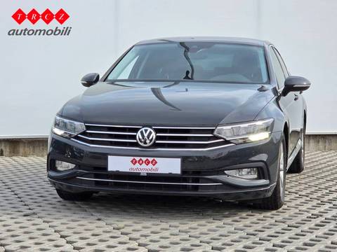 2020 Volkswagen Passat — sličica 2