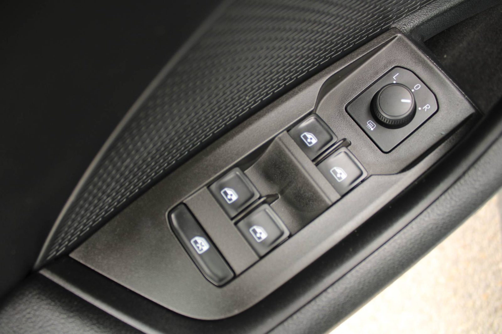 2021 Škoda Octavia Combi — fotografija 14
