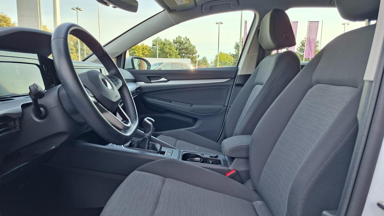 2022 Volkswagen Golf — fotografija 3