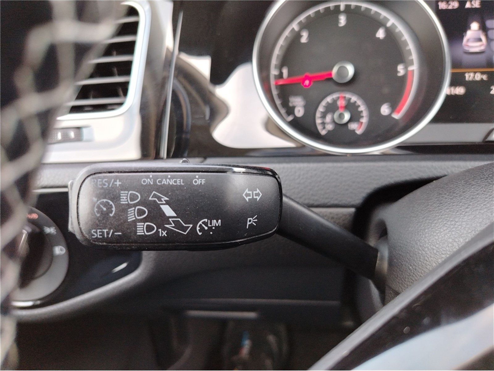 2014 Volkswagen Golf — fotografija 17
