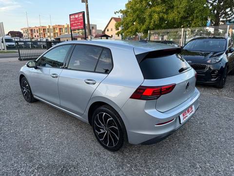 2023 Volkswagen Golf — sličica 2