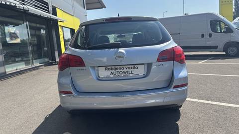 2015 Opel Astra — sličica 8