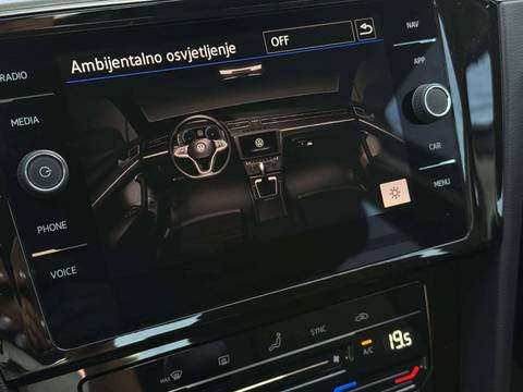 2022 Volkswagen Passat — sličica 27