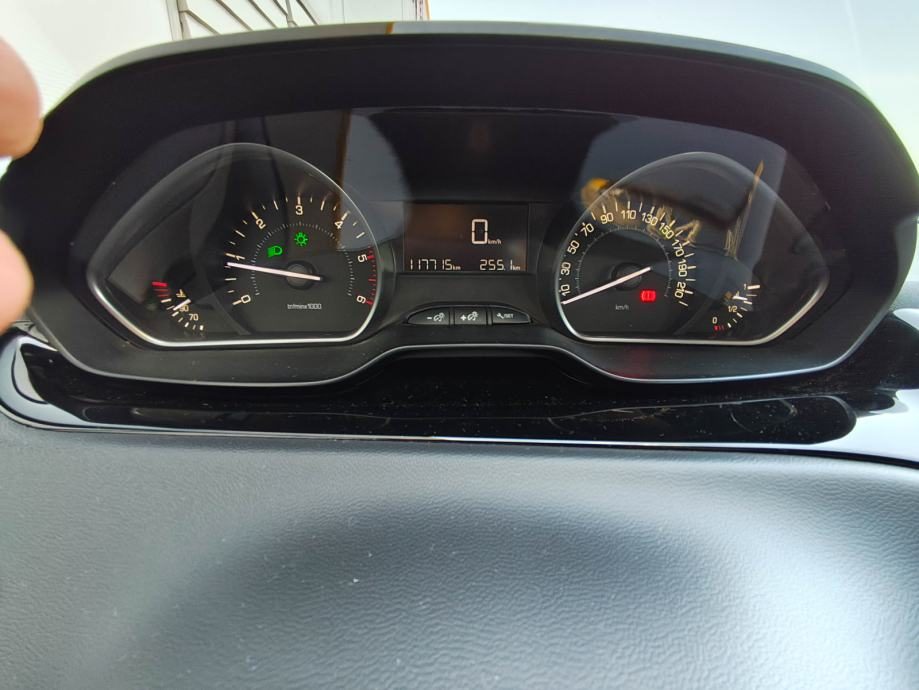 2019 Peugeot 208 — fotografija 18