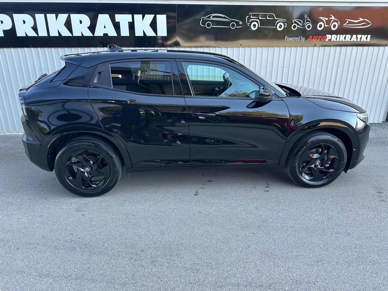 2026 Alfa Romeo Junior — fotografija 3