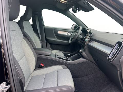 2026 Volvo XC40 — sličica 16