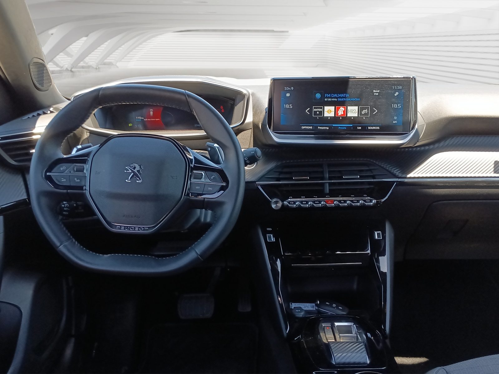 2023 Peugeot 2008 — fotografija 10