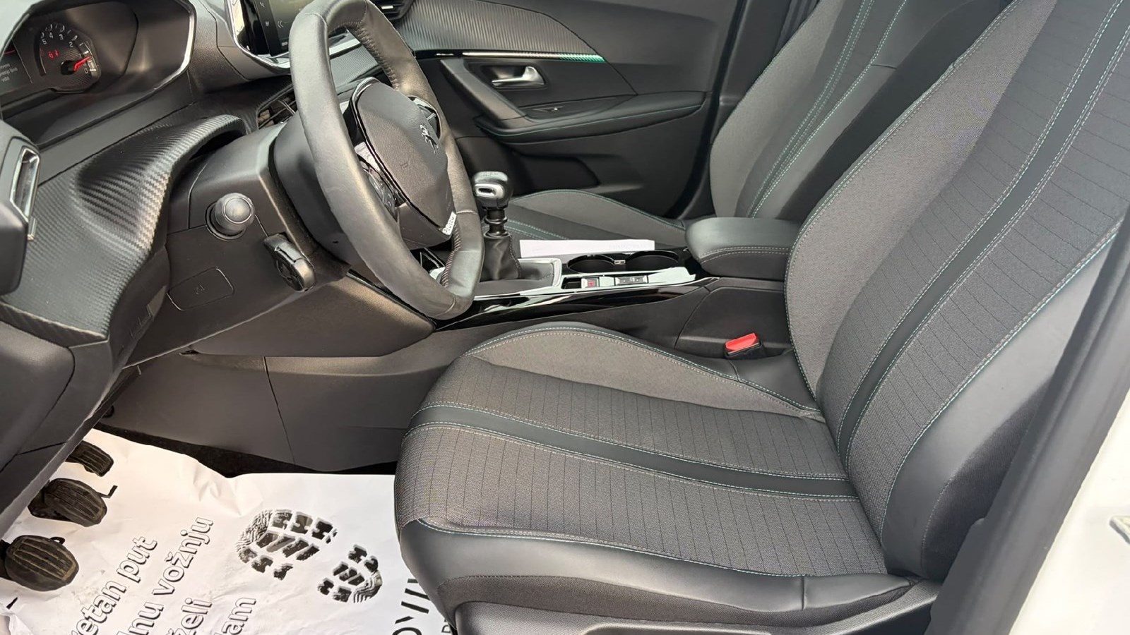 2022 Peugeot 2008 — fotografija 14