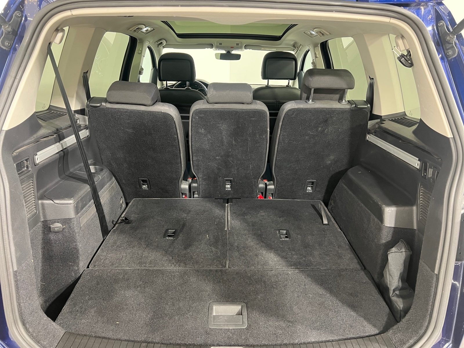 2020 Volkswagen Touran — fotografija 11