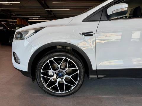 2018 Ford Kuga — sličica 11