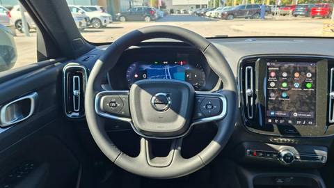 2026 Volvo XC40 — sličica 10