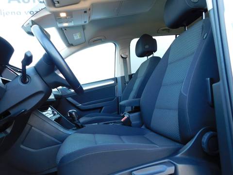 2023 Volkswagen Touran R-Line — sličica 8