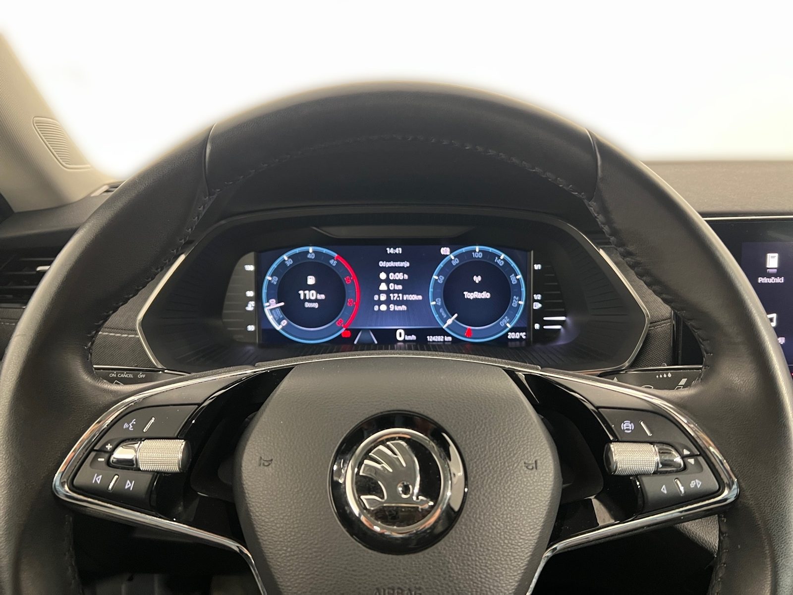 2023 Škoda Octavia — fotografija 16