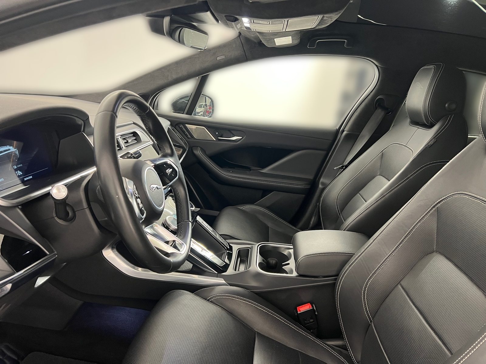 2019 Jaguar I-Pace — fotografija 12