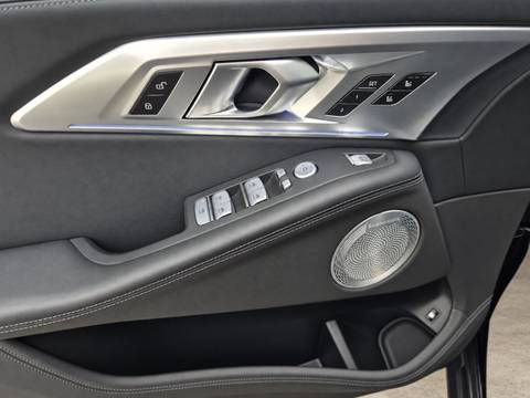 2023 BMW X7 — sličica 20