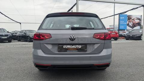 2022 Volkswagen Passat — sličica 6