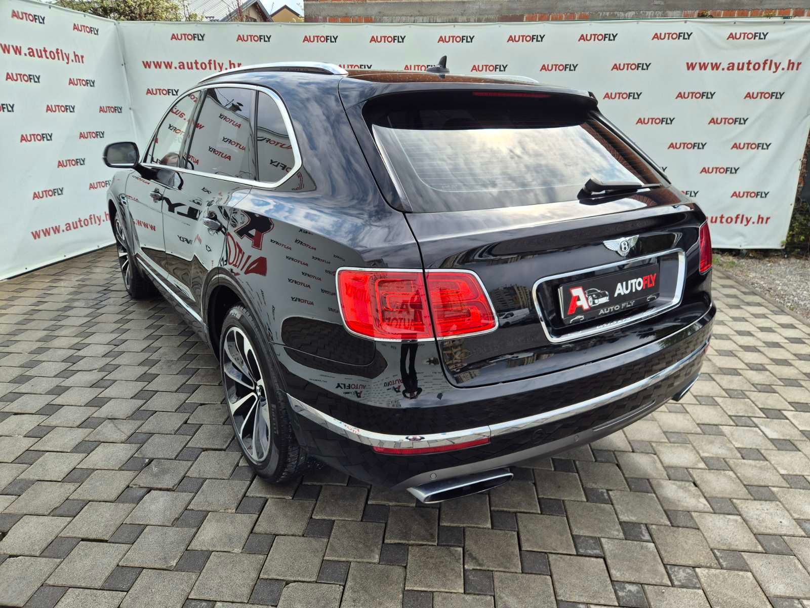2016 Bentley Bentayga — fotografija 6