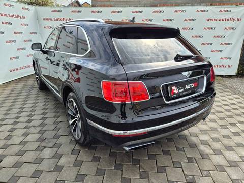 2016 Bentley Bentayga — sličica 6
