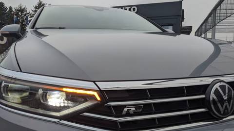 2023 Volkswagen Passat — sličica 2