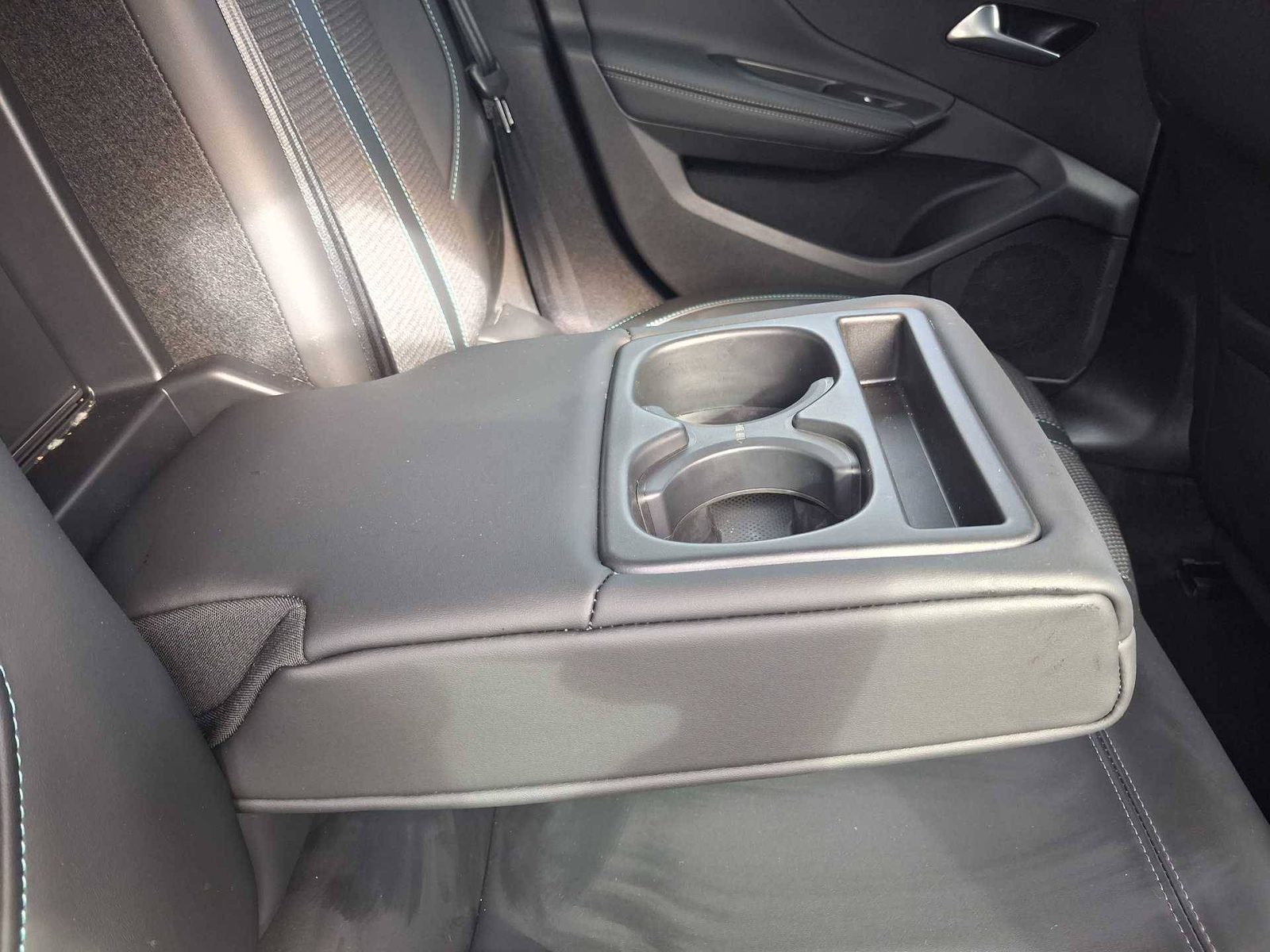 2024 Peugeot 308 — fotografija 24