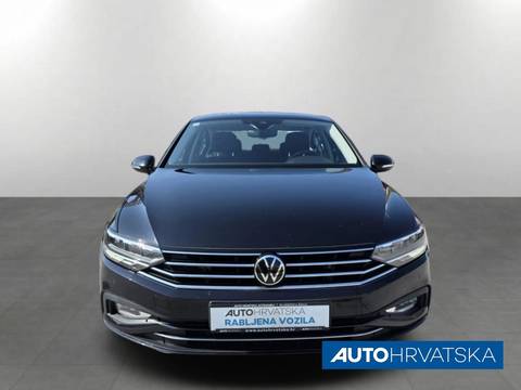2022 Volkswagen Passat — sličica 2