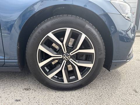 2022 Volkswagen Passat — sličica 16