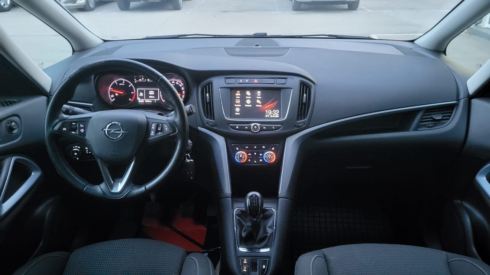 2018 Opel Zafira — fotografija 14