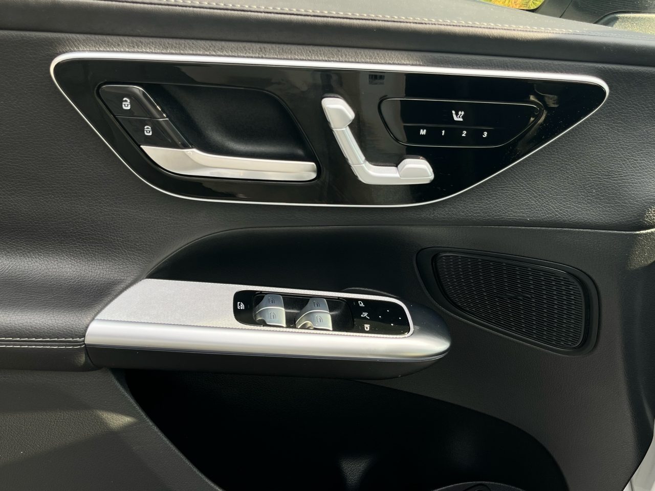 2023 Mercedes-Benz GLC — fotografija 17