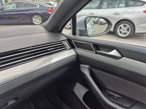 2020 Volkswagen Passat Variant — sličica 25