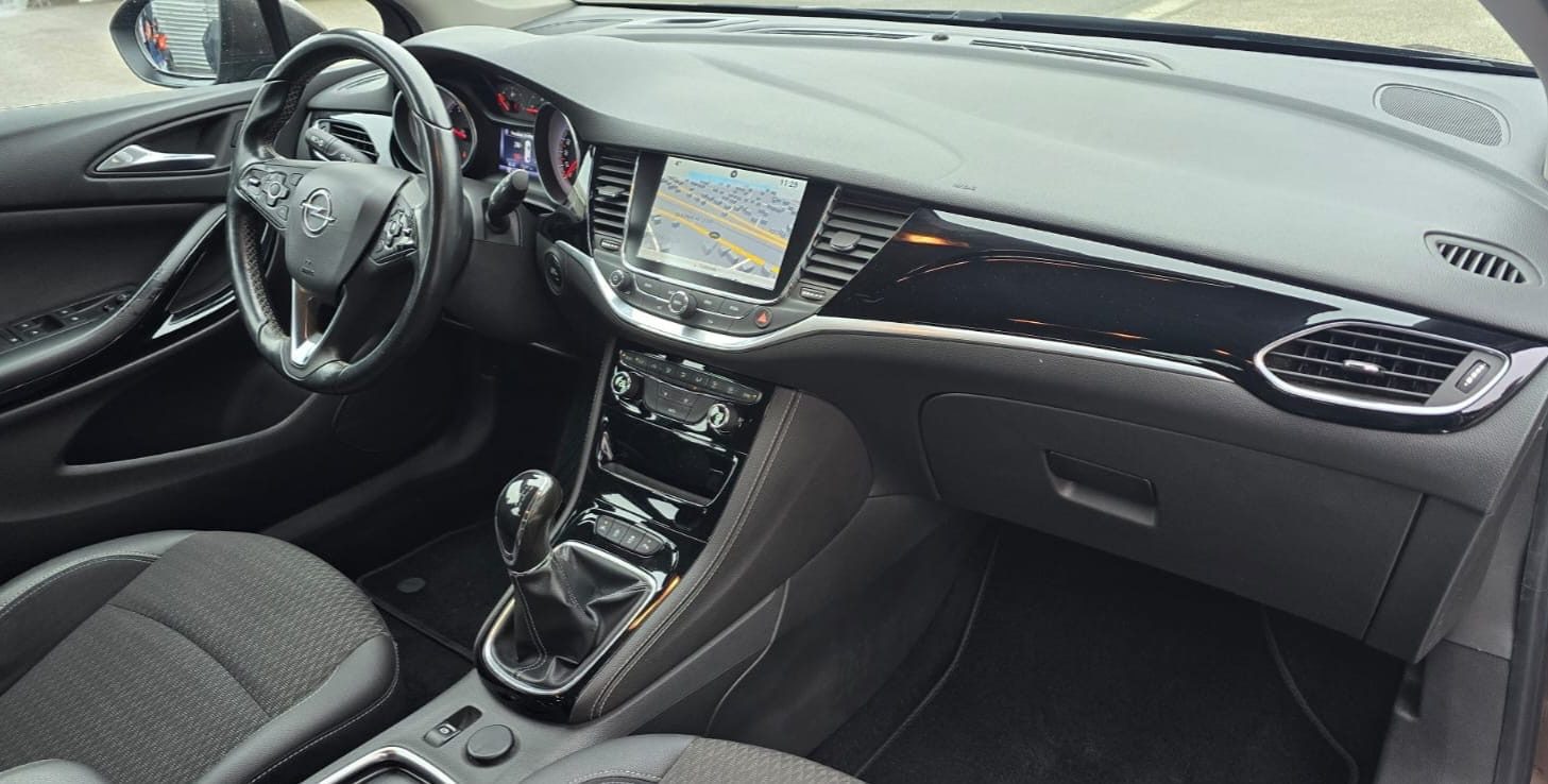2017 Opel Astra — fotografija 8